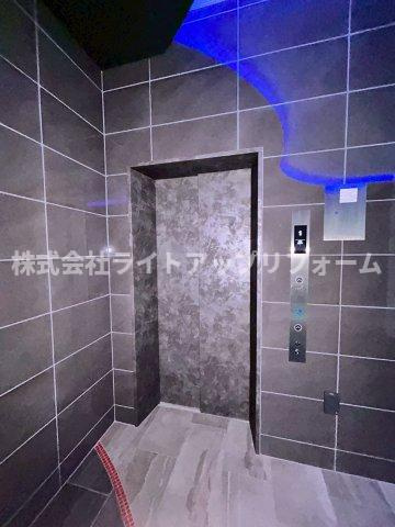 GENOVIA神戸新開地駅前のエントランス