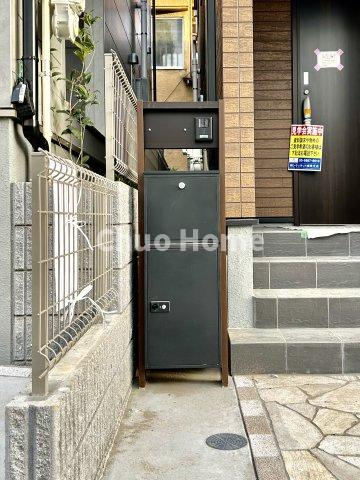 江戸川区江戸川5丁目新築分譲住宅の外観|留守中に便利な宅配ボックス完備