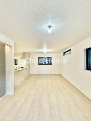 江戸川区江戸川5丁目新築分譲住宅の居間・リビング|リビングダイニング