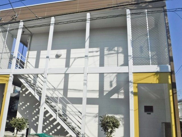 レオパレス境川親水公園の外観