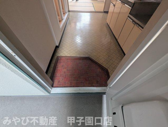 エイデルハイム甲子園の玄関