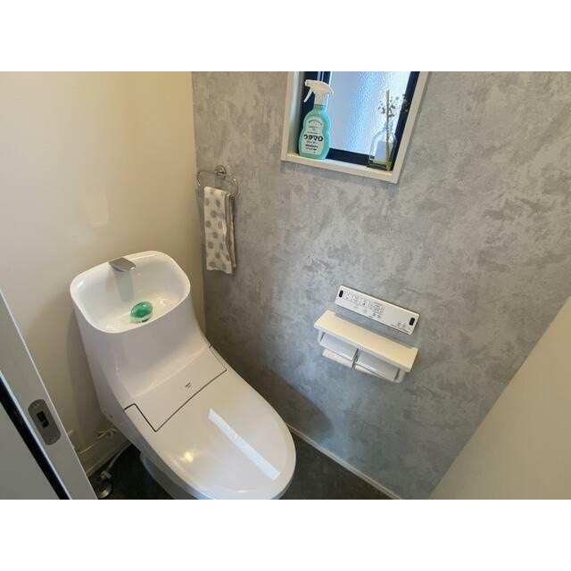 城南区南片江2‐813‐30のトイレ|落ち着いた色調のトイレです