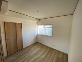 クローバー花畑ガーデンの洋室|コンパクトで使いやすい洋室です