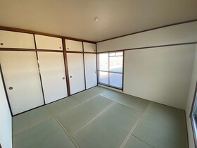 クローバー花畑ガーデンの和室|明るい和室です