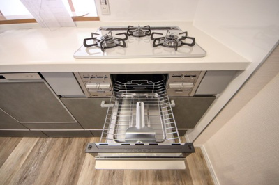 【キッチン】 | エルフィーノ横浜市沢の丘 | 魚焼きグリル付きガスコンロ