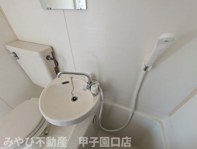 ex21瓦林の洗面所