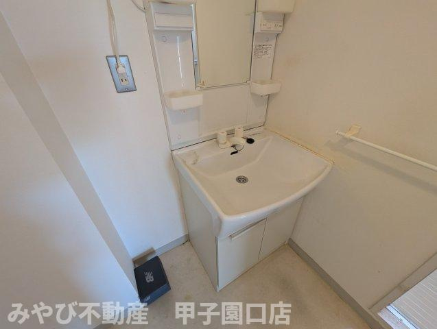 エトワール甲子園の洗面所