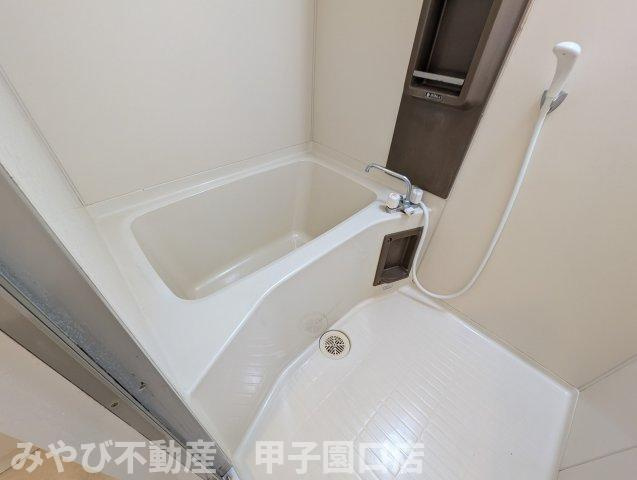 エトワール甲子園の浴室