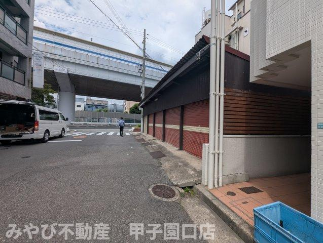 コートサラⅡのエントランス