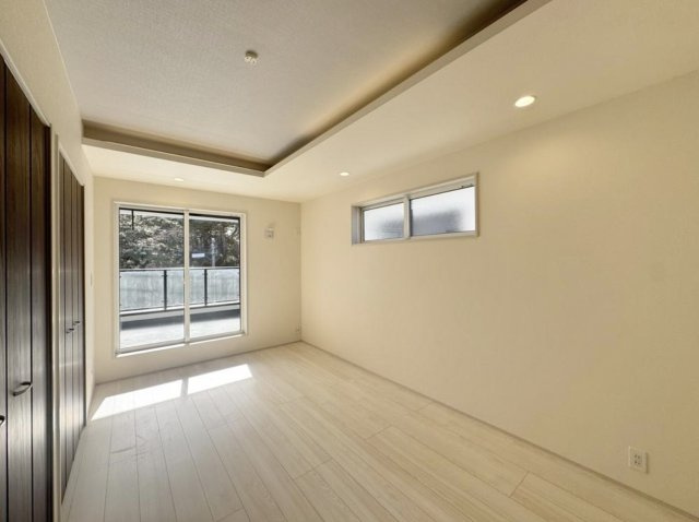 茅ヶ崎市浜須賀　海近くの角地新築戸建ての洋室