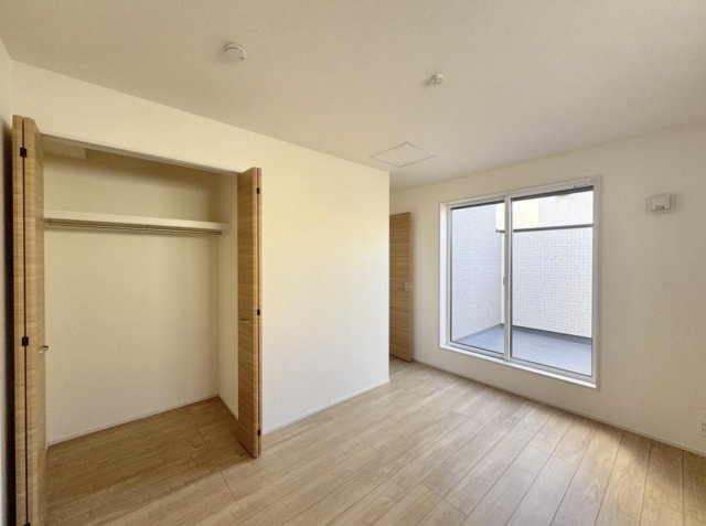 茅ヶ崎市浜須賀　海近くの角地新築戸建ての洋室