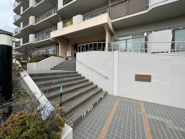 武庫川ニュースカイハイツのエントランス