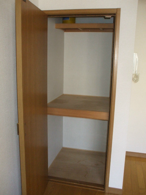 アネスタ新中野の収納