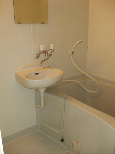 アネスタ新中野の浴室