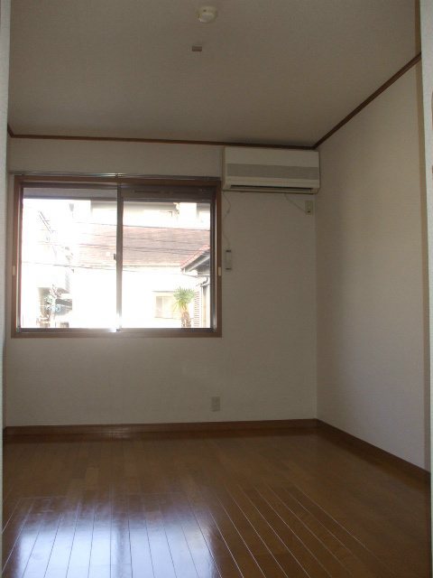 アネスタ新中野のバルコニー