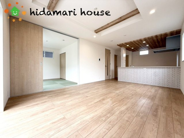 桶川市上日出谷11期　新築戸建　ブルーミング01の居間・リビング|LDK：16.7帖