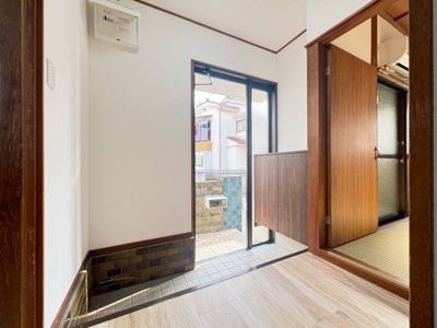 【玄関】 | 箕面市粟生外院2丁目貸家
