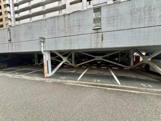 メゾン花北の駐車場