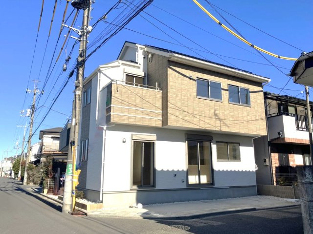 練馬区西大泉4丁目　南西角地　太陽光発電システム搭載のZEH水準住宅の外観