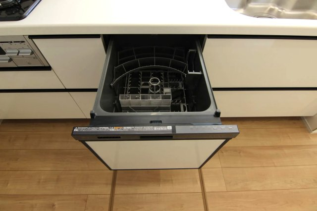 練馬区西大泉4丁目　南西角地　太陽光発電システム搭載のZEH水準住宅のキッチン