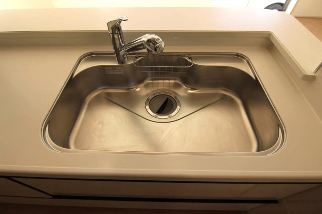 練馬区西大泉4丁目　南西角地　太陽光発電システム搭載のZEH水準住宅のキッチン