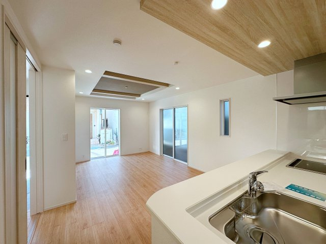 ●安佐南区川内4丁目の居間・リビング|15.625帖の広々としたリビング☆
コンパクトなリビングはお掃除も楽で家族の距離も縮まる使いやすい広さです♪