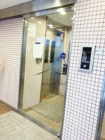 ローヤルガーデンのエントランス|エントランスです。