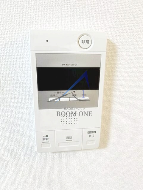 ローヤルガーデンのセキュリティ|モニター付きインターホンです。