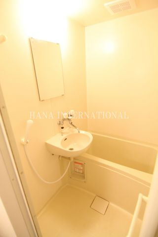 レオパレスＭｏｒｎｉｎｇの浴室