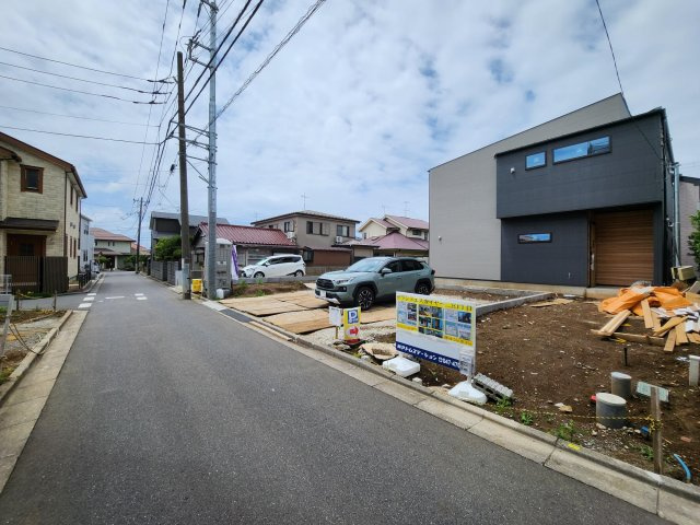 【前面道路含む現地写真】 | グランドエスカイヤー二宮１丁目　３号地 | 東道路　幅員4ｍです
