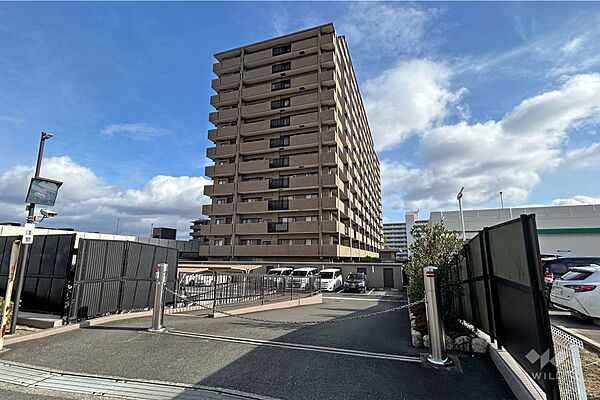 コスモ箕面ガーデンフォルムの駐車場