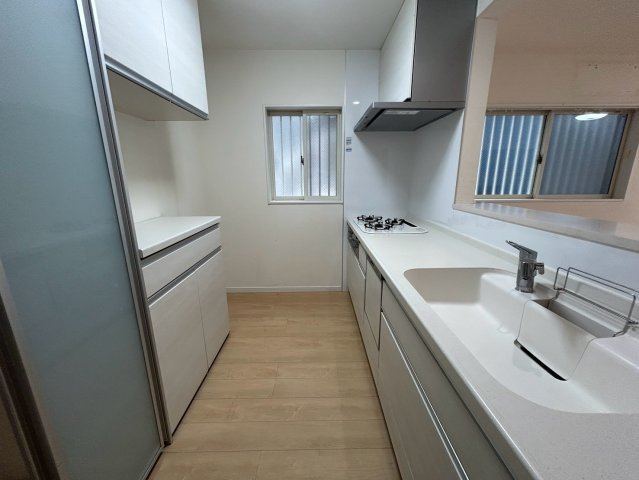 寝屋川市黒原旭町のキッチン|LDK約19.6帖！