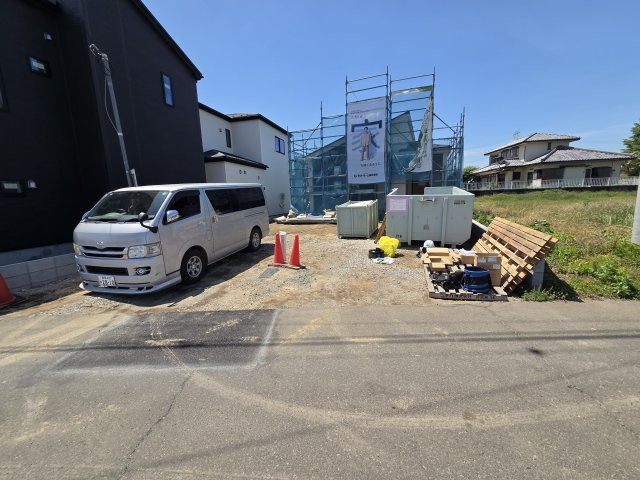 新築　太田市新田高尾町　GRAFARE　１号棟の駐車場|現地写真　駐車スペースは並列3台分可能です！
