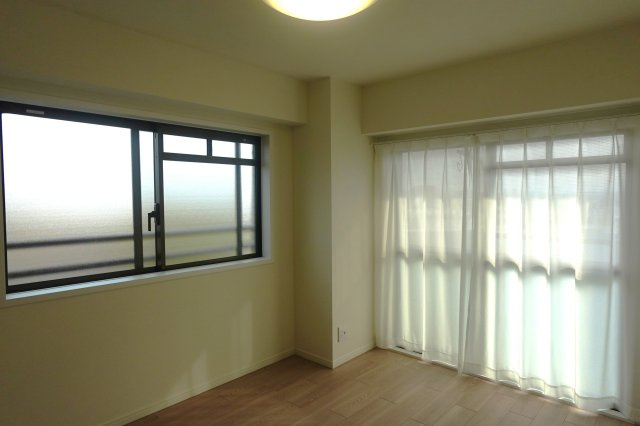 エンゼルハイム鹿浜第八の洋室