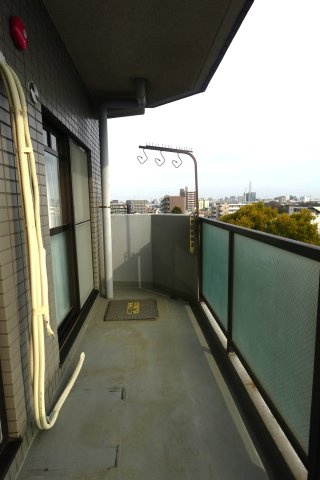 エンゼルハイム鹿浜第八のバルコニー