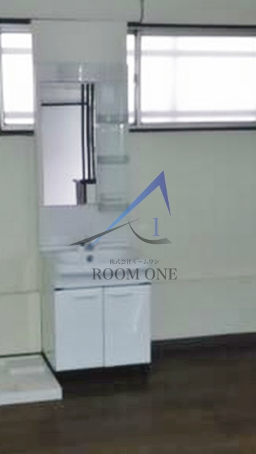 内田ビルの洗面所|洗面台です。