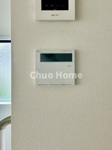 江戸川区松江2丁目新築分譲住宅の冷暖房・空調設備|【床暖房】冬は足元から暖めてくれる床暖房はエアコンとは違って埃が舞いませんので健康にも良さそうですね。