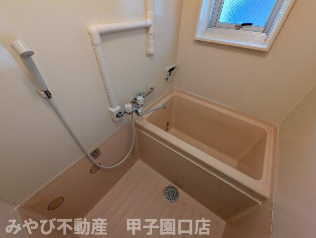 甲子園第三コーポラスの浴室