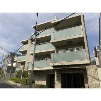 【外観】 | 鉄筋コンクリート造のがっちりとした建物。