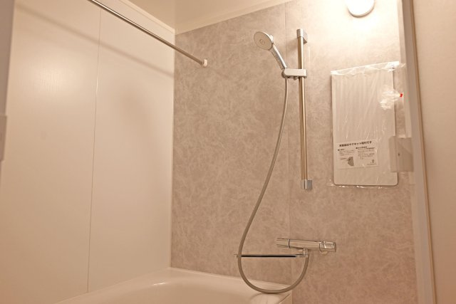 吹田芙容ハイツの浴室|浴室乾燥機付き浴室。
ユニットバスは新調済です。