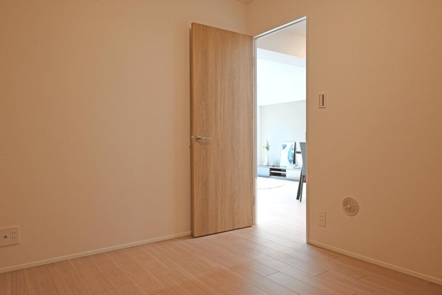 吹田芙容ハイツの洋室|-納戸5.2帖-
リフォーム済の為それぞれのお部屋は大変美麗です。