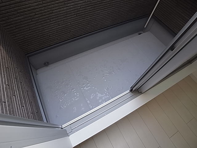 神戸市長田区野田町９丁目のアパートのバルコニー