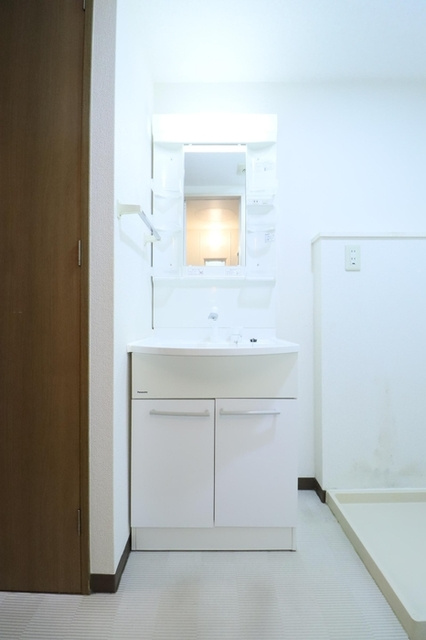 フローレスタ　カーサの洗面所|洗髪洗面化粧台。