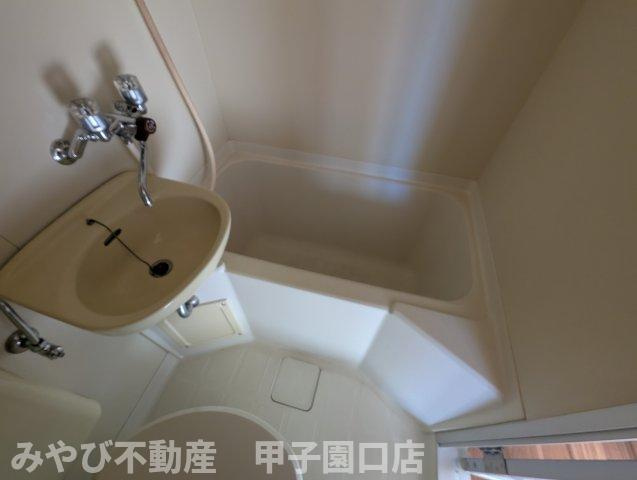 メゾンモナムールの浴室
