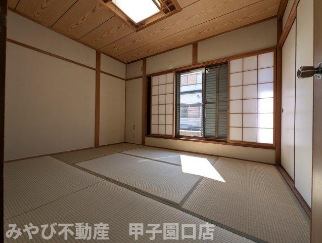 甲子園九番町戸建の内装