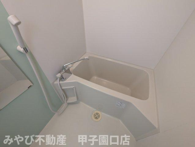 シャルム三田の浴室
