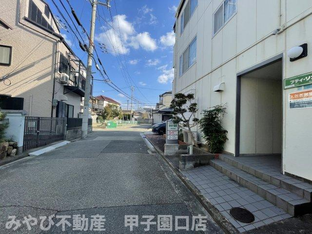 プティ・ソンムのエントランス