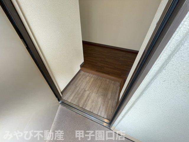 プティ・ソンムの玄関