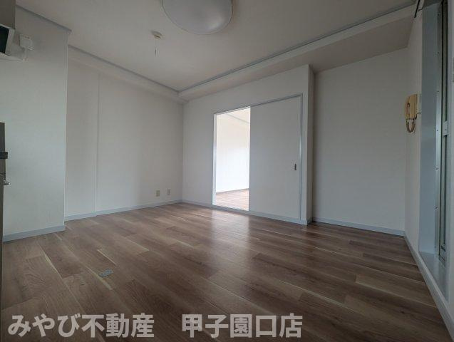 櫻井ビルの居間・リビング