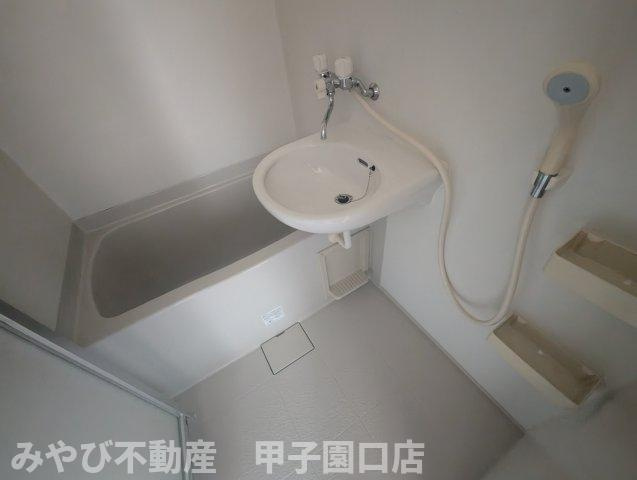 櫻井ビルの浴室